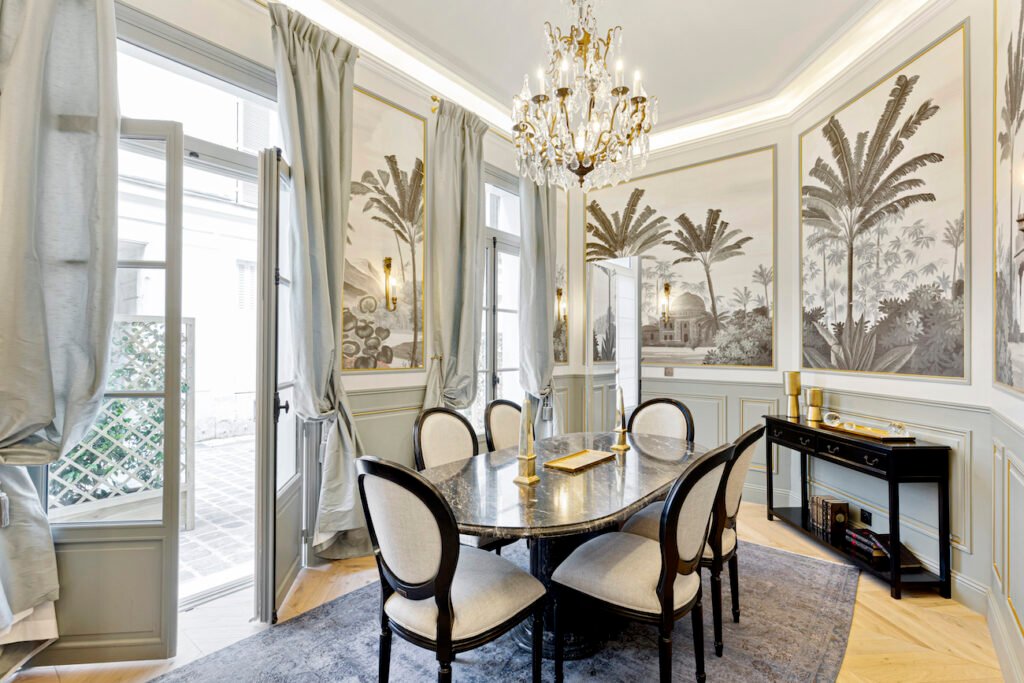RIDEAUX D'ÉPOQUE SUR MESURE ET VOILAGES APPARTEMENT PARIS 5