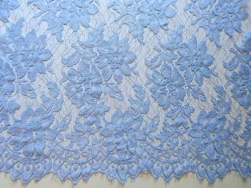 COUPON 2M25 de dentelle de Calais intemporelle avec belle écaille Bleu Romantique