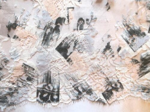 COUPON 2M25 de dentelle de Calais peinte main Couture