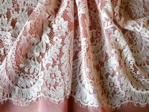 COUPON de dentelle de Calais 1M40 palmettes cachemire ivoire