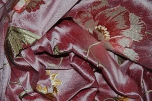 Soie brodée exclusive Rose