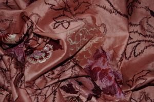 Soie brodée exclusive Rose Pastel