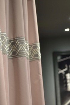 Rideau en satin polyester HELIOS de chez HOULES