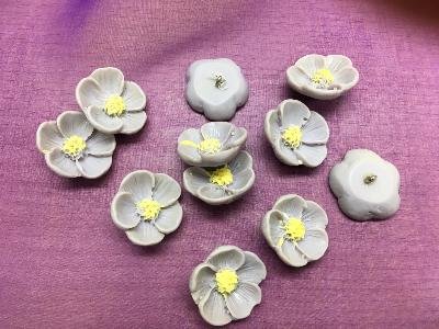 Bouton Bijoux Fleur Anémone mauve