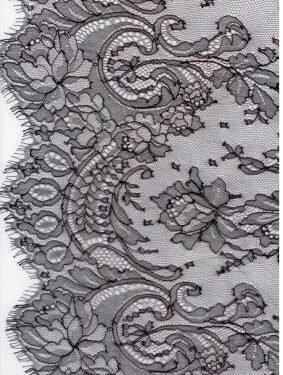 Dentelle Chantilly fine noire avec écaille des deux côtés