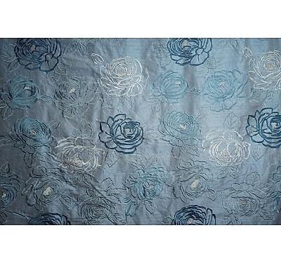Tissu de sois Brodée  Faience vendu au mètre