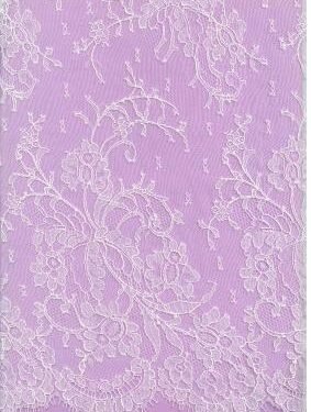 2M50 Dentelle Chantilly fine ivoire avec écaille des deux cÙtés