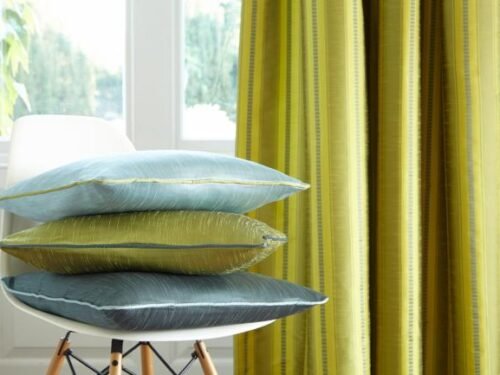 Coussin zippé en fausse soie sauvage et leur intérieur
